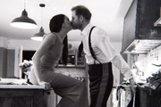 Um clique de Harry e Meghan na cozinha da antiga casa