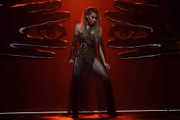 Dinah Lance (Jurnee Smollett-Bell), a Canário Negro: cantora e brava guerreira