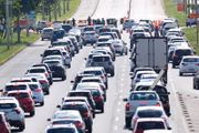 Motoristas tinham que desviar para a pista reversa na EPTG