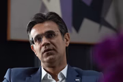  Rodrigo Garcia (PSDB) foi o primeiro governador tucano em 28 anos a não conseguir ser eleito no estado. Ele sequer avançou ao segundo turno das eleições 