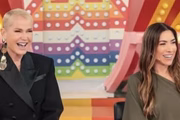 Xuxa e Patrícia Abravanel se divertiram no palco do Programa Silvio Santos