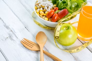 Ao Metrópoles, nutricionista lista cuidados com a alimentação, sono, estresse e hidratação