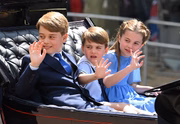 George, Charlotte e Louis durante desfile Trooping the Colour, no Jubileu de Platina