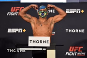 O brasileiro lutaria com o nigeriano Kamaru Usman na luta principal do UFC 251