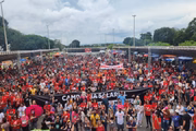 Assembleia ocorreu nesta 4ª, na área do Eixo Cultural Ibero-Americano (antiga Funarte). Sem indicativo de greve, as aulas foram retomadas