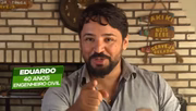 Eduardo é casado com Renata e tem duas filhas