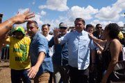 Bolsonaro caminhou entre os manifestantes na Esplanada