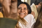 Dira Paes se emociona nos bastidores de última gravação de Pantanal