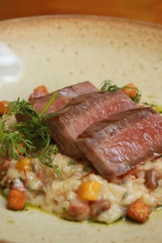 A carne de sol (R$ 68) curada na casa