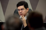 Randolfe Rodrigues é autor do pedido de CPI e apoio o nome de Omar Aziz para a presidência do colegiado