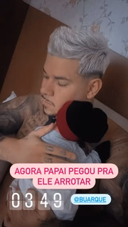 A influencer ainda mostrou que Buarque está auxiliando nos cuidados com a criança