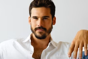 Nicolas Prattes vai protagonizar o filme Minha Vida com Shurastey