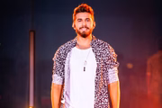Cantor durante show
