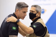 O secretário de Operações Integradas do Ministério da Justiça, Alfredo de Souza, e o ministro da Defesa