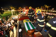 Cortejo com o caixão de Maguito Vilela passou por Aparecida de Goiânia