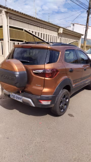 Carro encontrado nesta sexta-feira (11/10/2019) na casa de irmã do suspeito que foi morto