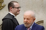 Cristiano Zanin e Lula durante posse do ministro no STF
