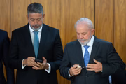 Partidos como o PP de Arthur Lira podem ser beneficiados em reforma ministerial
