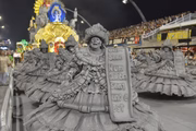 Desfile da Mocidade Alegre, no Anhembi, em São Paulo