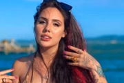 Alicia X