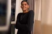 "Já o 'Síí', eu não vou mentir, veio do Cristiano Ronaldo, de quem eu sou muito fã. O 'Graças a Deus pai' e 'Pai, Filho e Espírito Santo' é porque eu tenho muita fé em Deus”, completou