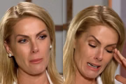 Apresentadora se emocionou em vários momentos da entrevista à Carolina Ferraz 