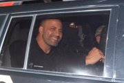 Deputado Daniel Silveira chegou sorrindo à Polícia Federal no Rio de Janeiro, após ser preso