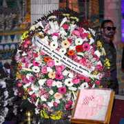 Famosos enviam coroas de flores para a família de Aracy Balabanian 