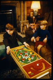 Príncipe Charles com os irmãos, os príncipes Edward e Andrew em 1969
