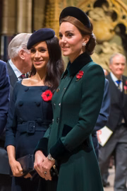As duas selaram a paz. Meghan deu à Kate uma pulseira