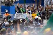 A bordo de Rolls-Royce presidencial, Jair Bolsonaro chegou à Esplanada dos Ministérios por volta das 8h40, acompanhado da primeira-dama do país, Michelle Bolsonaro