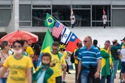 Muitos manifestantes não usa máscara de proteção 