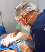 Juan é estudante de medicina