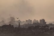 Fumaça na Faixa de Gaza é vista do território de Israel