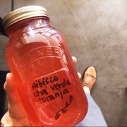Hibisco, chá verde e toranja (<i>grapefruit</i>)