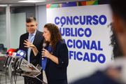 Ministra Esther Dweck