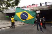 Manifestantes protestam contra resultado das eleições