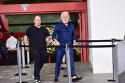 Famosos vão ao Morumbi se despedir de Abílio Diniz