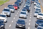 Carros em congestionamento na EPTG