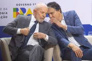 Lula e o ministro da Educação, Camilo Santana, vão tentar derrubar decisão do TCU