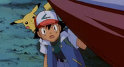 Pokémon O Filme 2000 (1999), de Kunihico Yuyama</b>. Ash e seus amigos estão visitando Shamouti, o centro da cultura das Ilhas Laranja. Nesta época, ocorre o festival anual em honra do "escolhido", cujas lendas dizem que salvará o mundo quando a canção de Lugia não for suficiente para acalmar os pássaros lendários. Durante o festival surge Lawrence, o Colecionador Pokémon, cujo objetivo é capturar os esses animais e obter o Pokémon mais valioso, Lugia. Os pássaros lendários conseguem escapar, mas estão fora de controle e causam uma enorme destruição, alterando drasticamente o planeta. Nesse momento, surge Lugia, o guardião dos mares. Lugia será capaz de acalmar a ira dos pássaros lendários? O destino do mundo estará nas mãos do "escolhido"?