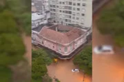Centro de Petrópolis ficou completamente alagado