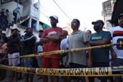 Ao menos três pessoas ficaram feridas após prédio desabar em Rio das Pedras