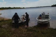 Os policiais apreenderam o barco, motor de popa e apetrechos de pesca utilizados pelo pescador