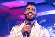 Gusttavo Lima mostrou detalhes de seu jatinho particular