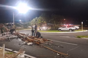 Apesar do susto, queda de torre não atingiu ninguém