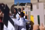 Confusão na Praça dos Três Poderes envolvendo profissionais de saúde
