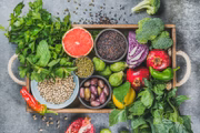 <b>Dieta The Engine 2</b> Criada para prevenir doenças cardíacas, diabetes, Alzheimer e câncer, é baseada em um cardápio low carb e "forte em plantas". Segundo Rip Esselstyn, é basicamente uma dieta vegana com um "twist": aqui não entram óleos vegetais e o objetivo primário não é perder peso, apesar de um aumento na massa muscular ser comum entre os adeptos