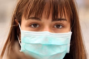 Imunossuprimidos: o grupo considera, por exemplo, pessoas com câncer, HIV, transplantados e outros com o sistema imune fragilizado, o que deixa o paciente mais suscetível a infecções