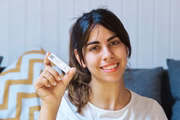 O teste de saliva aprovado é o "COVID Ag Oral Detect", registrado em nome da empresa Eco Diagnóstica Ltda. Ele será fabricado no Brasil e é o segundo teste da empresa aceito no país
